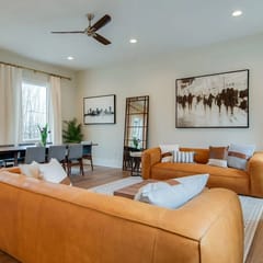 7BR Retreat, Rooftops, Garages, Walkable to Faves |  5 Mins to Nissan Stadium, Less than 10 Mins to Broadway, 24 Hr Hospitality, Great for Groups