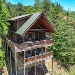 Dreamy Forest Home, 2 Decks, Hot Tub, Outdoor Pool | 10 Mins to Broadway, Perfect for Groups, 24 Hour Hospitality, Sleep 10 w/ Wraparound Deck, Scenic Views & Access to Resort Pool,  Near The Parkway, Tanger Outlets & Dollywood