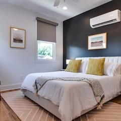 Charming East Nash Retreat, Walk to Dining Faves  | Cozy Den, Workspace & Smart TVs | Plush Velvet Sofa, Full Kitchen & Garage | Near Mas Tacos & Five Points, 10 Min to Broadway | 24 Hr Hospitality