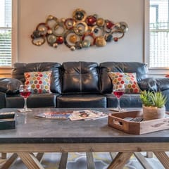Modern 3 King Belmont Retreat with 2 Living Rooms | Walk to Belmont & Vanderbilt | Near Music Row, The Gulch & 12th South | 2 miles to Broadway | Large Dining Table, Smart TVs, Parking, 24 Hr Hospitality
