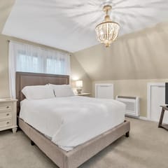 Family-Friendly Home Near Beach with Fenced Yard   |   Fire Pit, Three Bedroom Plus Office make for Four Unique Sleeping Spaces, Pocasset Home Perfect for Families, Host up to 7, 24 Hr Hospitality