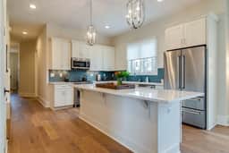 7BR Retreat, Rooftops, Garages, Walkable to Faves |  5 Mins to Nissan Stadium, Less than 10 Mins to Broadway, 24 Hr Hospitality, Great for Groups - Image 3