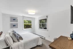 Jenkins Pond Beach Access, Basketball Hoop & Grill | Bright Cape Cod Retreat near Jenkins Pond in Falmouth. Parking, Modern Retreat with Outdoor Space, 24 Hour Hospitality - Image 2