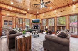 Mountain Views, Indoor Pool, Game Room, By Parkway, Six Bedroom Home Including Four King Suites, Hot Tub, Minutes to Dollywood, Gatlinburg & Great Smoky Mountains National Park, 24 Hr Hospitality - Image 2