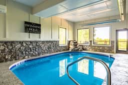 Luxury Smoky Chalet, Indoor Pool, Hot Tub, Theater,  Sleep 12 in 4 King Suites, Indoor Fireplace, Outdoor Fire Pit, Game Loft & Scenic Views, 20 Min to Dollywood, The Island & Parkway, Dog-Friendly, 24 Hr Hospitality - Image 3