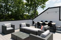 Gated Luxe Home with Rooftop, Bunk Room, & Parking | Sleeps 10 with King Suite, Queen Rooms & Custom Bunks, Chef’s Kitchen w/ Wine Fridge, Rooftop Patio, Dog Friendly, Dedicated Parking, Mins from Downtown and Broadway, 24 Hour Hospitality - Image 4