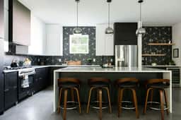 Gated Luxe Home with Rooftop, Bunk Room, & Parking | Sleeps 10 with King Suite, Queen Rooms & Custom Bunks, Chef’s Kitchen w/ Wine Fridge, Rooftop Patio, Dog Friendly, Dedicated Parking, Mins from Downtown and Broadway, 24 Hour Hospitality - Image 2