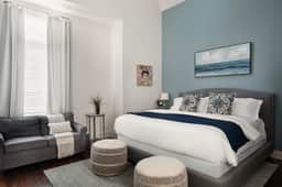 Rooftop, Karaoke & Game Garage In East Nashville    |     10 Min to Nissan Stadium, Garage, Ping Pong, Karaoke, Axe Throwing, Shuffleboard, 10 Mins to Broadway, 5 Mins to Five Points, Perfect for Bachelors or Bachelorettes, 24 Hr Hospitality - Image 4