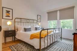 East Nashville, Flexible Group Layout, 2 CarGarage | 2 Car Garage, Smart TVs in Every Room, Near Five Points, The Gulch And 10 min to Broadway, 24 Hr Hospitality - Image 5
