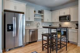 East Nashville Getaway-10 Min To Broadway, Parking - Image 4