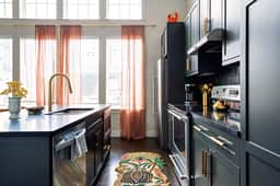 Stylish Boho Courtyard Loft, King Beds in 12 South  |1 of 7 Themed Lofts at Cowrite, Find Coffee and Tacos Downstairs, Complimentary Spin Class, Walk to Shopping in 12 South, 10 Minutes to Broadway, Parking, 24 Hr Hospitality - Image 4