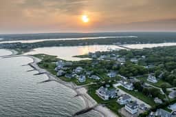 7BR Estate · One Block to Ocean · Sleeps 22 - Image 5