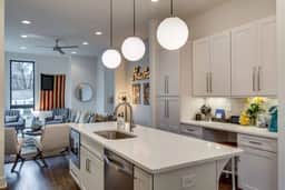 Nashville Getaway: Rooftop, Garage, Near Broadway! - Image 2