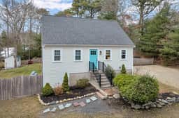 Family-Friendly Home Near Beach with Fenced Yard   |   Fire Pit, Three Bedroom Plus Office make for Four Unique Sleeping Spaces, Pocasset Home Perfect for Families, Host up to 7, 24 Hr Hospitality - Image 2