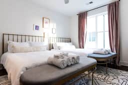 Luxe Hillsboro Village Homes for 24 with 4 Patios  | Rooftops and Garage Parking, Chef’s Kitchens & Smart TVs | Walk to Vanderbilt, Pancake Pantry & Fido | 24/7 Hospitality | 10 Min to Broadway & The Parthenon - Image 5