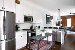 Hillsboro Village Rooftop Retreat With City Views | Sleep 12 w/ Chef’s Kitchen, Smart TVs & Garage | Walk to Vanderbilt, Pancake Pantry & Boutique Shopping | Minutes to Broadway, 12 South & The Parthenon | Perfect for Groups | 24/7 Hospitality - Image 3