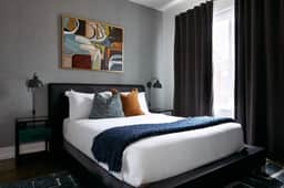 Hillsboro Village Rooftop Retreat With City Views | Sleep 12 w/ Chef’s Kitchen, Smart TVs & Garage | Walk to Vanderbilt, Pancake Pantry & Boutique Shopping | Minutes to Broadway, 12 South & The Parthenon | Perfect for Groups | 24/7 Hospitality - Image 5