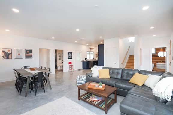 ADA-Accessible Dog Friendly Home with Patio, Yard, Ample Parking, Great for Families, 12 Mins to Broadway, 12South, Geodis Park, 24 Hr Hospitality - Image 1