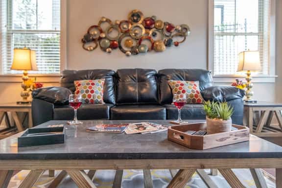 Modern 3 King Belmont Retreat with 2 Living Rooms | Walk to Belmont & Vanderbilt | Near Music Row, The Gulch & 12th South | 2 miles to Broadway | Large Dining Table, Smart TVs, Parking, 24 Hr Hospitality - Image 1