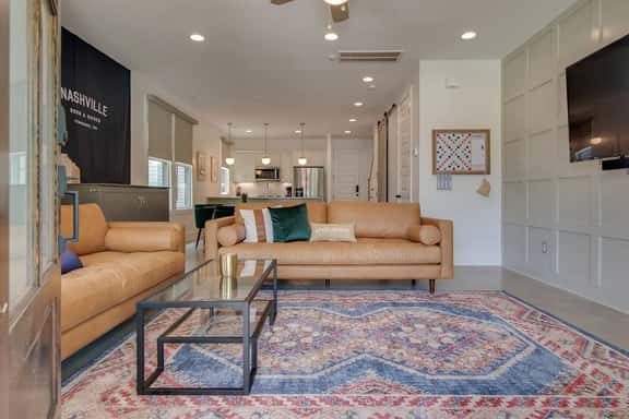 East Nashville, Spacious Interiors, 2 Car Garage  |  2 Car Garage, Smart TVs in Every Room,  Near Five Points, The Gulch And 10 min to Broadway, 24 Hr Hospitality - Image 1