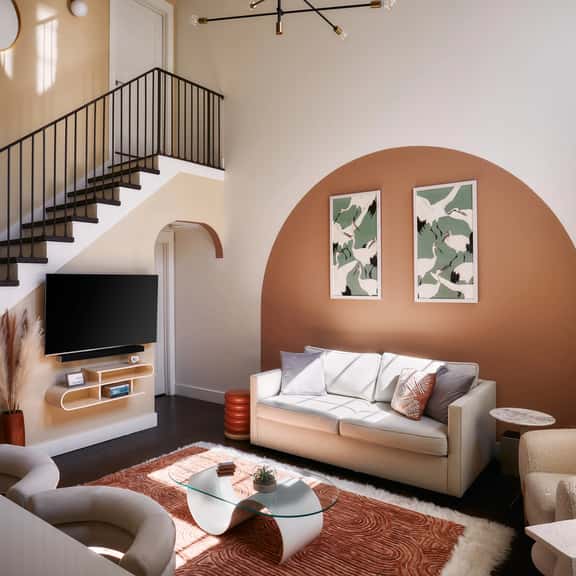 King Penthouse in 12 South, 3 Miles To Broadway   |   Soaring Ceilings, 1 of 7 Themed Lofts at Cowrite, Find Coffee and Tacos Downstairs, Walk to Shopping in 12 South, 10 Minutes to Broadway, Parking, 24 Hr Hospitality - Image 1