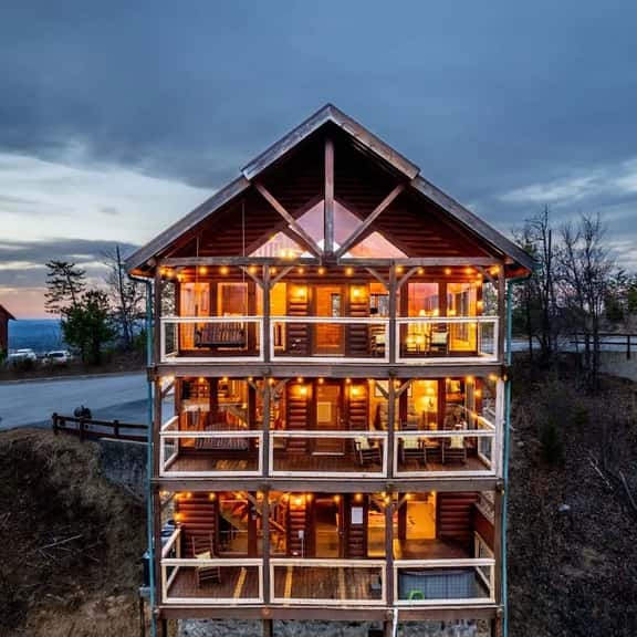 Dog Friendly Cabin, Hot Tub, 10 Mins to Dollywood   |   3 Decks with Views, Sleeps 10, Near Pigeon Forge & Smoky Mountains, Cozy Living Space, 24/7 Support - Image 1