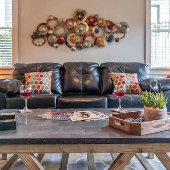 Modern 3 King Belmont Retreat with 2 Living Rooms | Walk to Belmont & Vanderbilt | Near Music Row, The Gulch & 12th South | 2 miles to Broadway | Large Dining Table, Smart TVs, Parking, 24 Hr Hospitality - Image 1