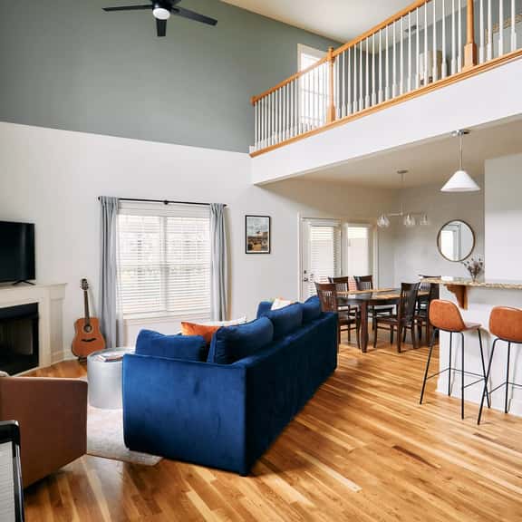 3 Bed Home in Quiet Neighborhood by Vandy, Parking,Screened In Patio, Workspace, Grill, Mins to Downtown, Perfect for Families, 24 Hr Hospitality - Image 1