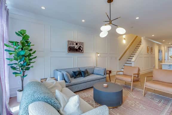 Belmont Music Row 4 Bed, Rooftop, 10 Minutes To DT | 24 Hour Hospitality Team, Perfect for Groups, 7.5 Miles to Airport - Image 3