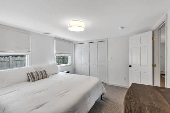 Jenkins Pond Beach Access, Basketball Hoop & Grill | Bright Cape Cod Retreat near Jenkins Pond in Falmouth. Parking, Modern Retreat with Outdoor Space, 24 Hour Hospitality - Image 4