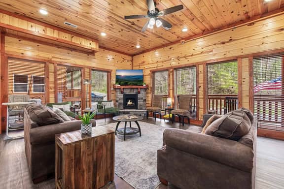 Mountain Views, Indoor Pool, Game Room, By Parkway, Six Bedroom Home Including Four King Suites, Hot Tub, Minutes to Dollywood, Gatlinburg & Great Smoky Mountains National Park, 24 Hr Hospitality - Image 2