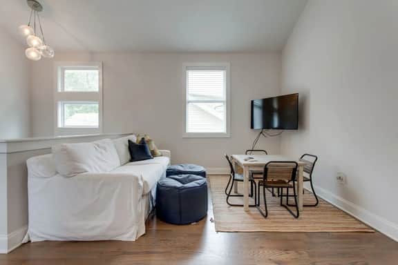 12 South Family Home With Den + Screened Porch     |     Walk to Shopping in 12 South, 10 Minutes to Broadway, Dedicated Parking, Perfect for Families, 24 Hr Hospitality - Image 5