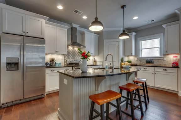 3 Luxury Belmont Homes Near Vandy w/ 11 King Beds | 6 Living Rooms & Workspaces | Sleep 34 in Walkable Location to 12 South, Edgehill & Hillsboro Village | Ideal for Groups, Families & Gatherings | 24/7 Hospitality - Image 2