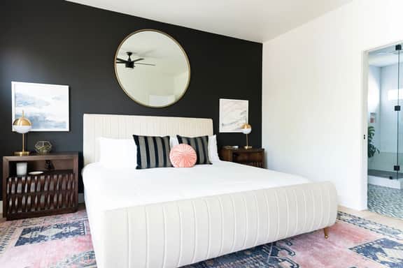 Gated Luxe Home with Rooftop, Bunk Room, & Parking | Sleeps 10 with King Suite, Queen Rooms & Custom Bunks, Chef’s Kitchen w/ Wine Fridge, Rooftop Patio, Dog Friendly, Dedicated Parking, Mins from Downtown and Broadway, 24 Hour Hospitality - Image 3