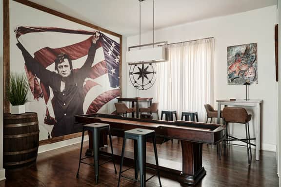 Rooftop, Karaoke & Game Garage In East Nashville    |     10 Min to Nissan Stadium, Garage, Ping Pong, Karaoke, Axe Throwing, Shuffleboard, 10 Mins to Broadway, 5 Mins to Five Points, Perfect for Bachelors or Bachelorettes, 24 Hr Hospitality - Image 5