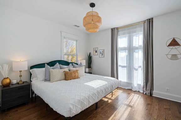 Walk to Five Points | 2 Patios + Private Garage       |     Close to Dining and Bars, Board Games, 10 Mins to Broadway, 24 Hour Hospitality - Image 2
