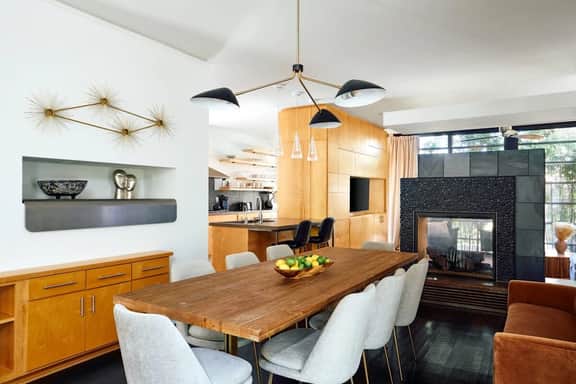 Germantown Gem | Spacious Private Yard, Parking | Walk to Dining, 5 Mins to Nissan Stadium, Less than 2 miles to Broadway, Workspace, Parking, 24 Hr Hospitality, Great for Families - Image 3