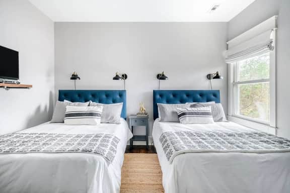 Spacious Designer Gem, Dog Friendly, Private Patio | Grill, Patio 3 Blocks to Grocery, 5 Mins to 5 Points, 15 Mins to Broadway, 24 Hour Hospitality Team, Perfect for Families - Image 5