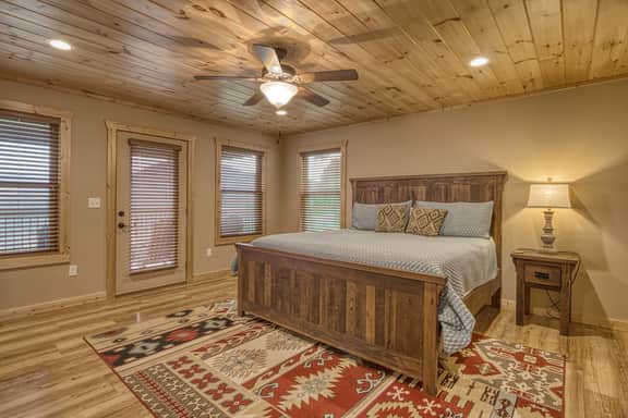 Mountain Views for 14, Hot Tub, Game Room, Theater  |  Community Pool, Peaceful Wears Valley Home, 30 Mins to Dollywood and Gatlinburg, 24 Hr Hospitality - Image 4