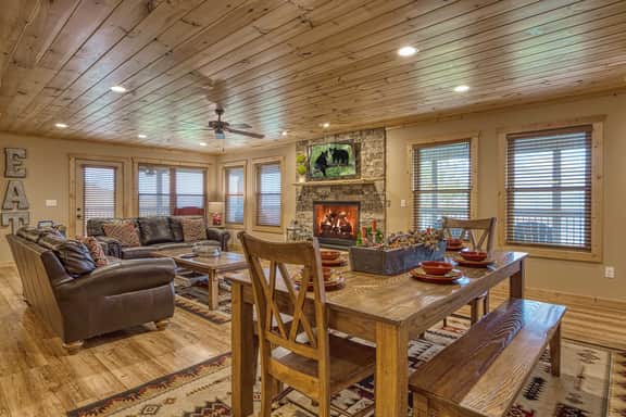 Mountain Views for 14, Hot Tub, Game Room, Theater  |  Community Pool, Peaceful Wears Valley Home, 30 Mins to Dollywood and Gatlinburg, 24 Hr Hospitality - Image 2