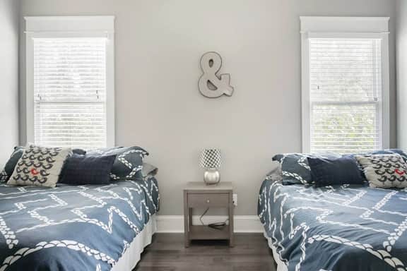 1-Story Family Home,  Fenced Yard, Grill, Parking | Sleeps 10, 5 Mins to Five Points & Nissan Stadium, Smart TVs, Pet-Friendly Yard, Patio for BBQs, Ideal Nashville Getaway for Families, 24 Hr Hospitality - Image 4