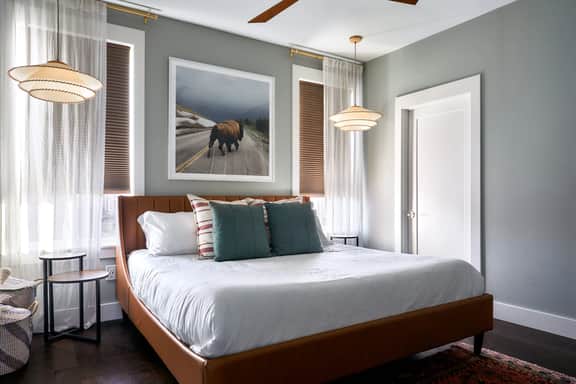 Stay In The Heart Of 12 South, Designer Penthouse  |  1 of 7 Themed Lofts at Cowrite, Find Coffee and Tacos Downstairs, Complimentary Spin Class, Walk to Shopping in 12 South, 10 Minutes to Broadway, Parking, 24 Hr Hospitality - Image 5