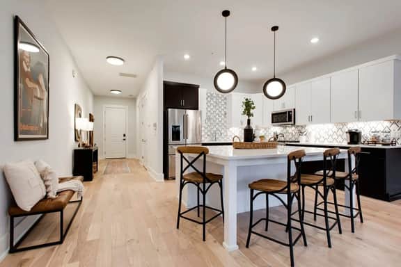 Walk to Vanderbilt In 1-Level Condo + Garage - Image 4