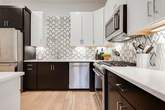 Walk to Vanderbilt In 1-Level Condo + Garage - Image 3