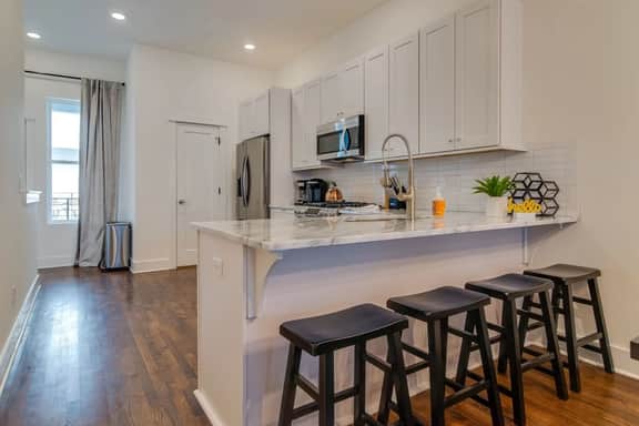 Hillsboro Village Retreat, Garage, Rooftop Deck,  Sleeps 12, Sophisticated Open Living & Gourmet Kitchen, Smart TVs, Pet-Friendly w/ Private Garage, Walk to Vanderbilt, Minutes to 12 South & Broadway, 24/7 Hospitality - Image 4