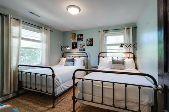 1-Story Home, Fenced Yard, Grill, Firepit, Parking |  Sleeps 10, Pet-Friendly, Smart TVs, 10 Mins to Nissan Stadium & Five Points, Cozy Bedrooms, Outdoor Fun, Perfect for Families & Groups - Image 4