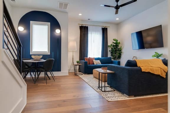 Germantown Gem: Rooftop, Garage & Walk To It All! - Image 1