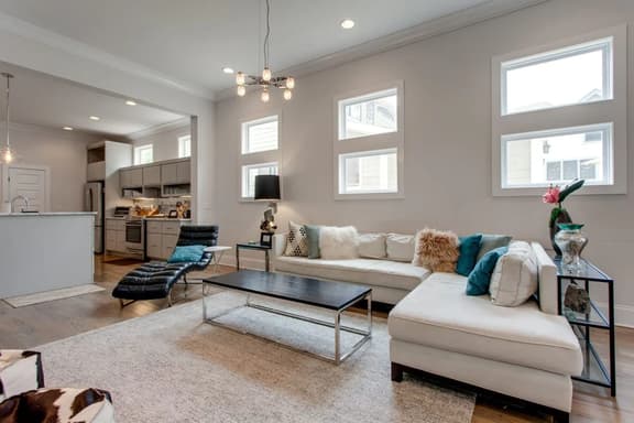 12 South Family Home With Den + Screened Porch     |     Walk to Shopping in 12 South, 10 Minutes to Broadway, Dedicated Parking, Perfect for Families, 24 Hr Hospitality - Image 1