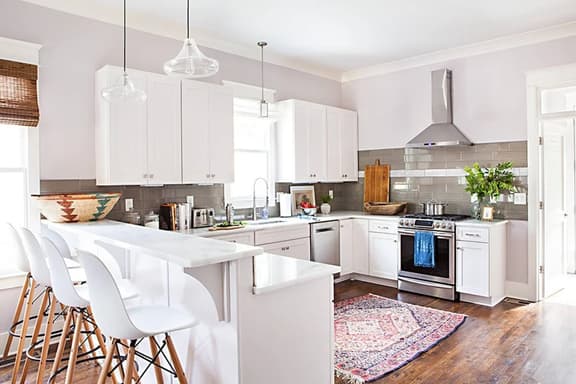 Long Term Pet Friendly 3 BR Townhome, Grill, Patio, 3 Blocks to Publix, 5 Mins to 5 Points, 15 Mins to Broadway, 24 Hour Hospitality Team, Perfect for Families, 31+ Day Stay - Image 1