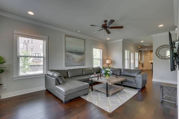 3 Luxury Belmont Homes Near Vandy w/ 11 King Beds | 6 Living Rooms & Workspaces | Sleep 34 in Walkable Location to 12 South, Edgehill & Hillsboro Village | Ideal for Groups, Families & Gatherings | 24/7 Hospitality - Image 1